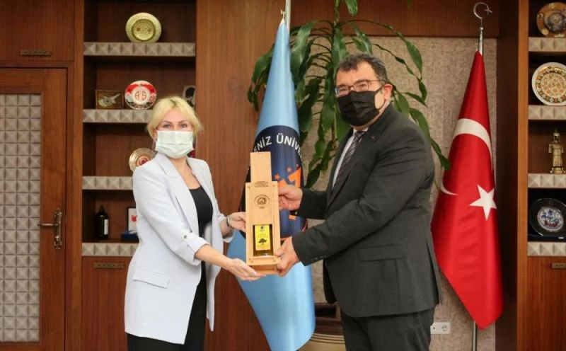 TÜBİTAK Başkanı Prof. Dr. Mandal, Akdeniz Üniversitesi Rektörü Prof. Dr. Özkan