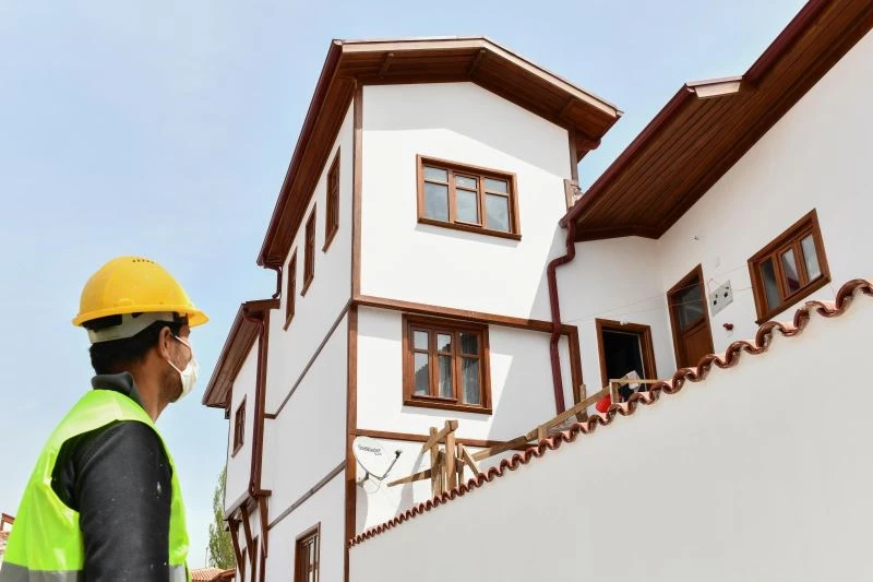 Başkentli ustalar Ankara Kalesi’nde tarihi mirası gün yüzüne çıkarıyor
