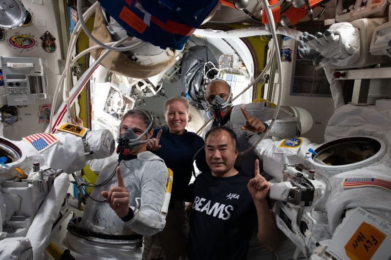 Crew-1 görevini tamamlayan NASA ve SpaceX astronotları Dünya’ya döndü
