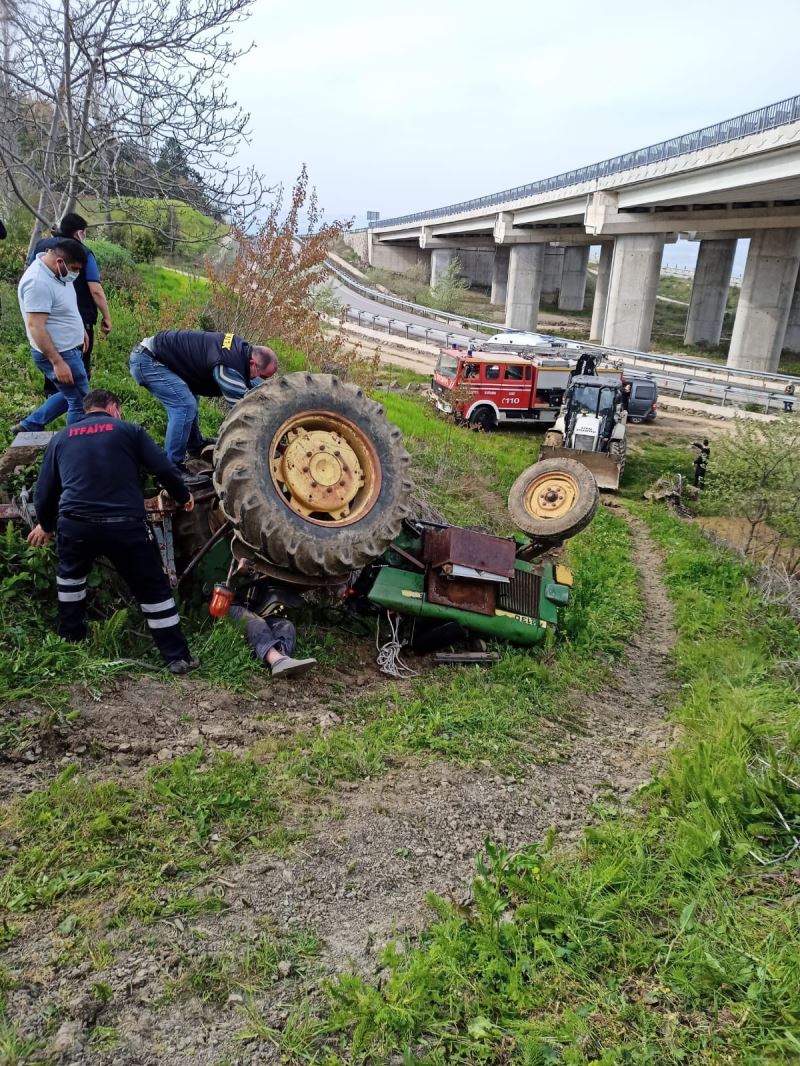 Sinop’ta devrilen traktörün altında kalan  yaşlı adam hayatını kaybetti
