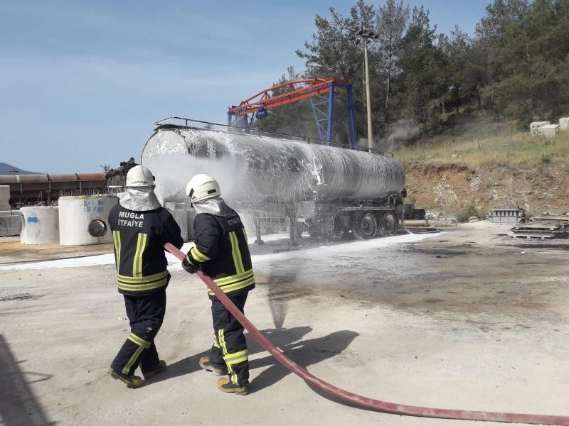 Zift tankerindeki patlama yürekleri ağızlara getirdi
