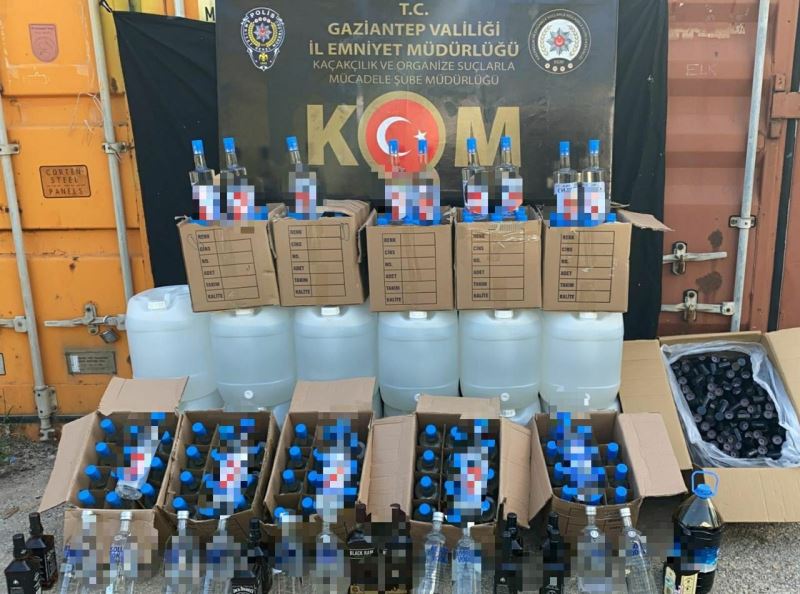 Gaziantep’te 3 ayrı baskında yüzlerce litre kaçak içki ele geçirildi
