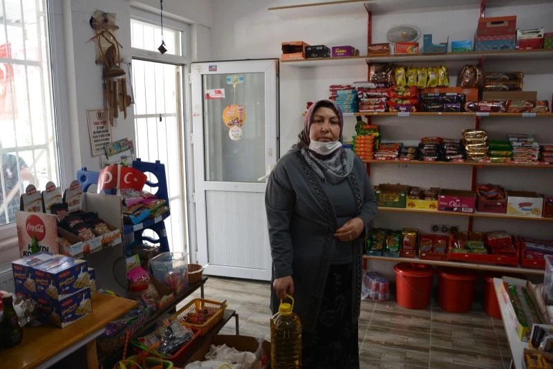 Gurbetçi hayırseverler bakkalın veresiye defterini satın aldı
