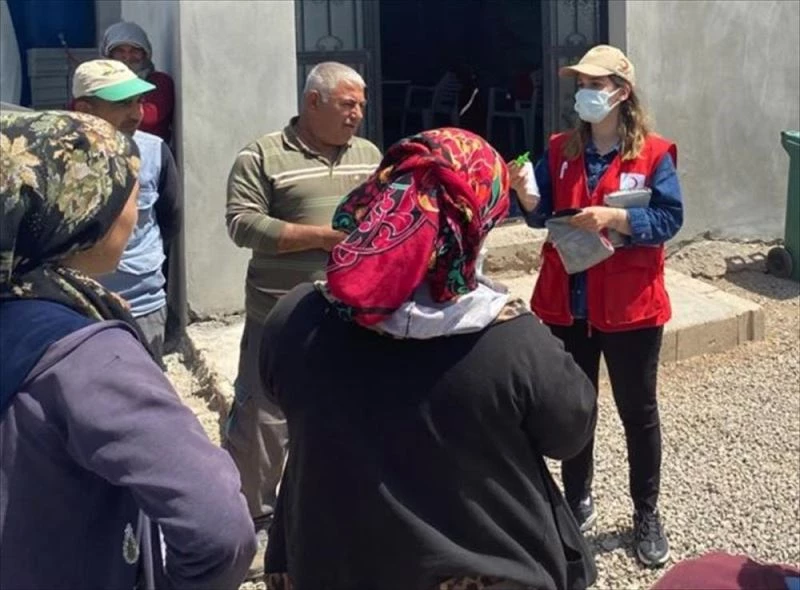 Türk Kızılay Hatay Toplum Merkezi il genelinde ilk yardım kiti dağıttı
