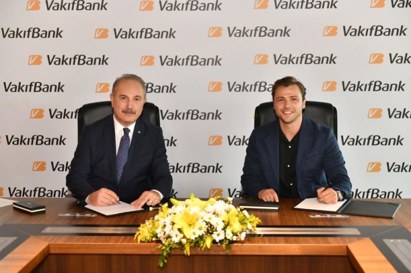 VakıfBank’ın yeni marka yüzü oyuncu Tolga Sarıtaş oldu