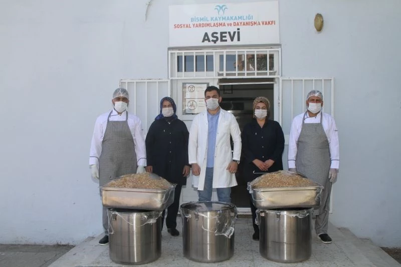 Bismil Aşevinde pişiyor, ihtiyaç sahibi ailelerin sofrasına gidiyor
