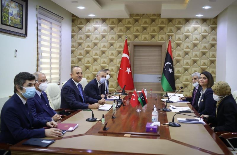 Bakan Çavuşoğlu, Libya Dışişleri Bakanı Manguş ile görüştü
