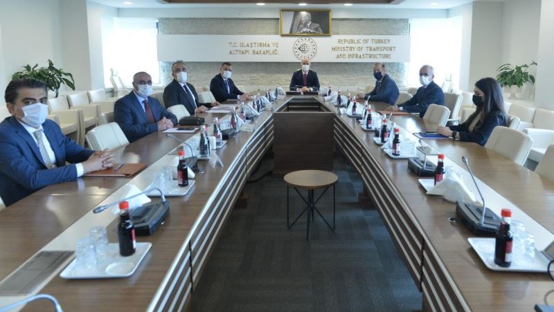 Nevşehir heyeti Ulaştırma ve Altyapı Bakanı Karaismailoğlu ile görüştü
