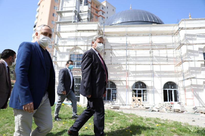 Fatma-Kemal Şallıoğlu Camisi’nde sona doğru
