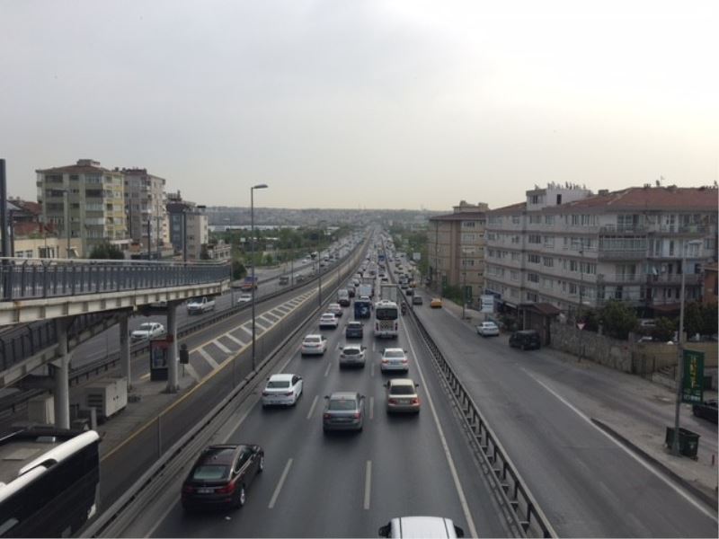İstanbul’da tam kapanmaya rağmen trafik yoğunluğu
