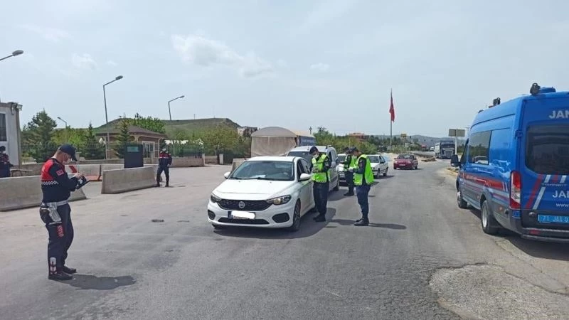 Kırıkkale’de kısıtlamayı ihlal edenlere 58 bin lira ceza
