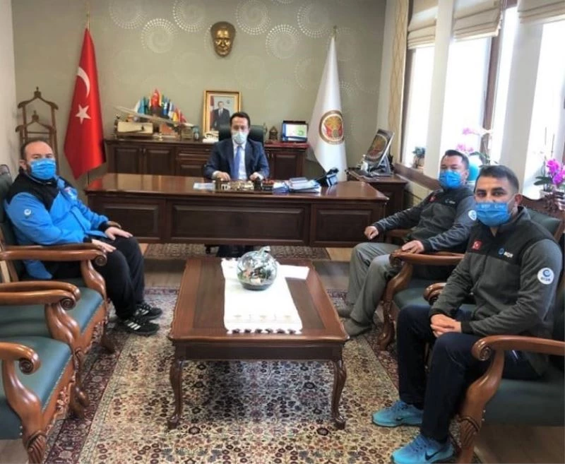 ’Bir Kap Bir Kalp’ projesi hakkında Vali Şentürk’e bilgi verdiler
