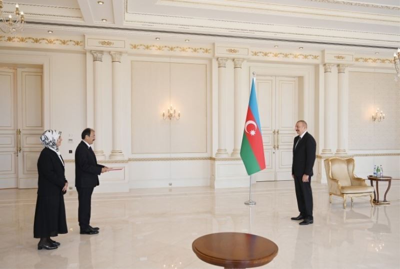 Bakü Büyükelçiliği’ne atanan Bağcı, Cumhurbaşkanı Aliyev’e güven mektubunu sundu
