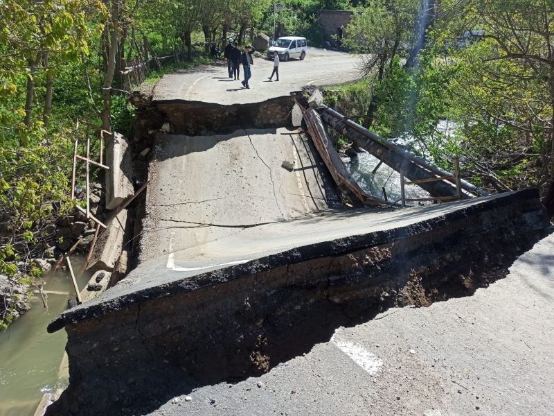 Başkan Tanğlay çalışmaları yerinde inceledi
