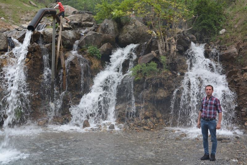 Hakkari’deki şelaleye büyük ilgi
