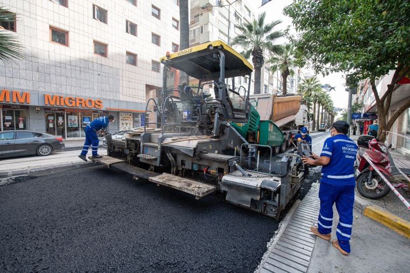 Başkan Soyer, Talatpaşa Bulvarı’ndaki asfalt çalışmalarını inceledi
