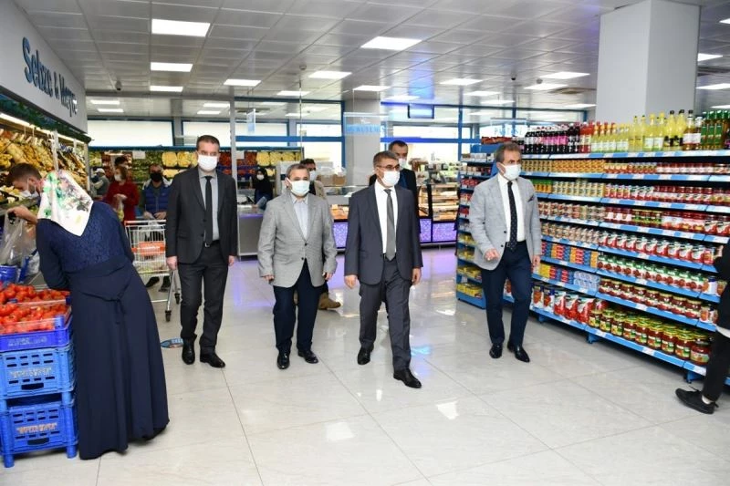 Vali Gürel iş yeri sahipleri ile vatandaşlara uyarılarda bulundu
