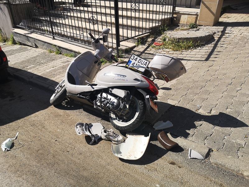 (Özel) Maltepe’de otomobil ile motosiklet çarpıştı: 1 ağır yaralı
