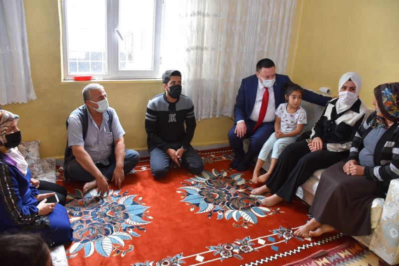 Başkan Beyoğlu, ev ziyaretlerine devam ediyor
