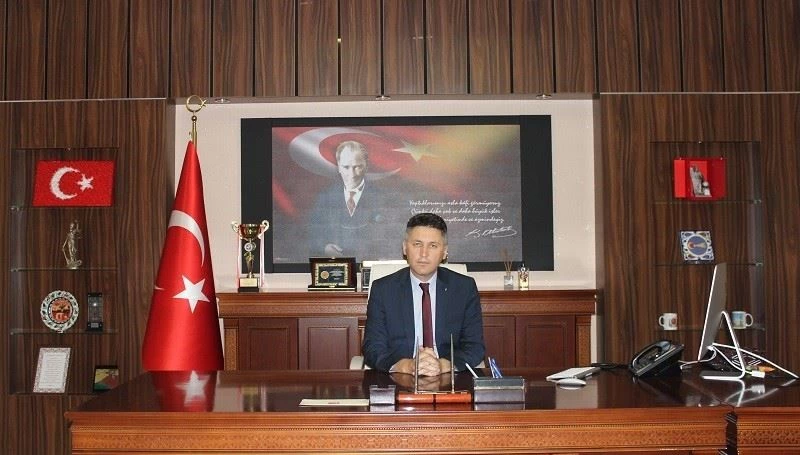 (Özel) Kaymakam; kamerayı aldı şehit babası ile röportaj yaptı
