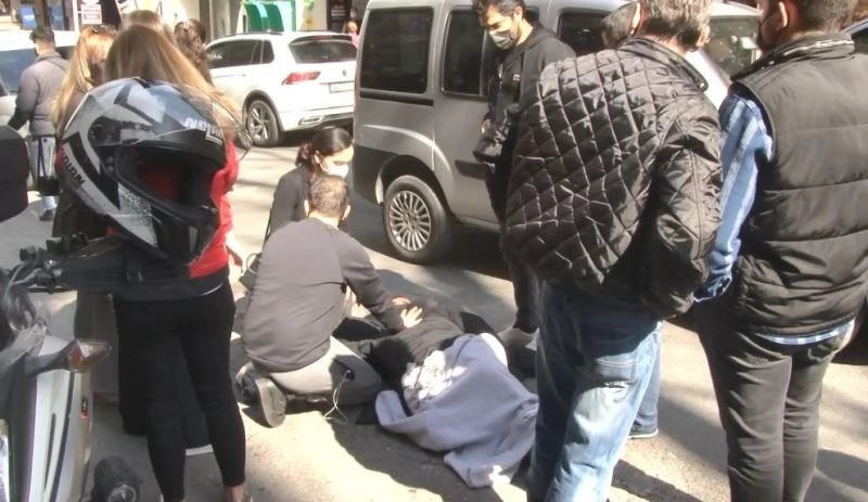 (Özel) Nişantaşı’nda motokuryenin çarptığı yayaya vatandaşlar yardım etti
