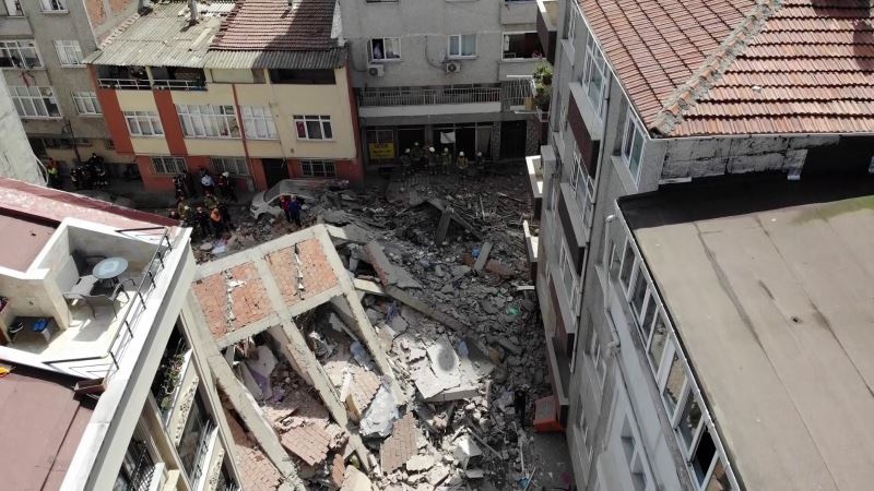 Zeytinburnu’nda 5 katlı bir bina çöktü
