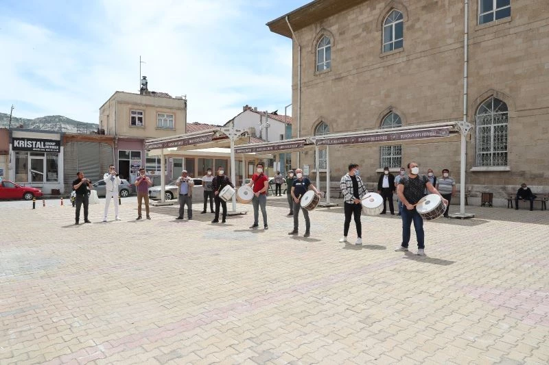 Başkan Ercengiz Ramazan davulcularıyla bir araya geldi
