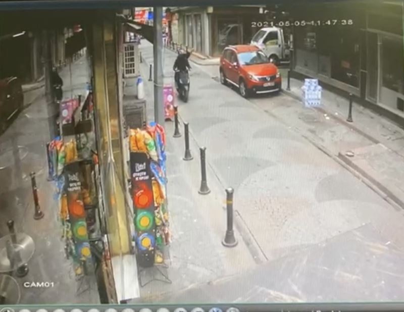 (Özel) İstanbul’da pompalıyla genci öldüren kebapçının dükkanına silahlı saldırı kamerada
