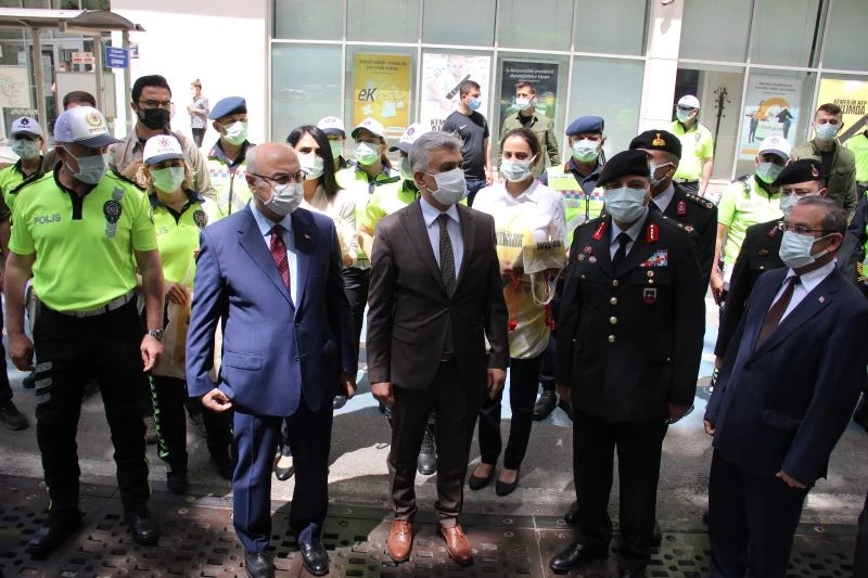 İzmir Valisi Yavuz Selim Köşger: 