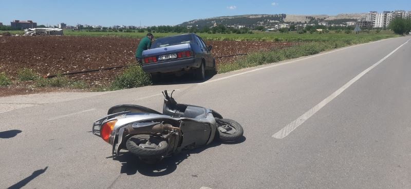 Otomobil motosiklete çarptı: 1 yaralı
