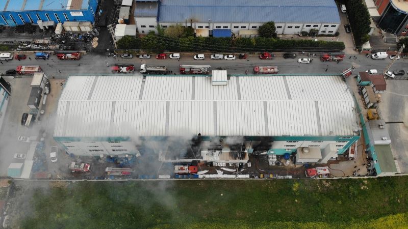 Silivri’de otomotiv yedek parça fabrikasında korkutan yangın
