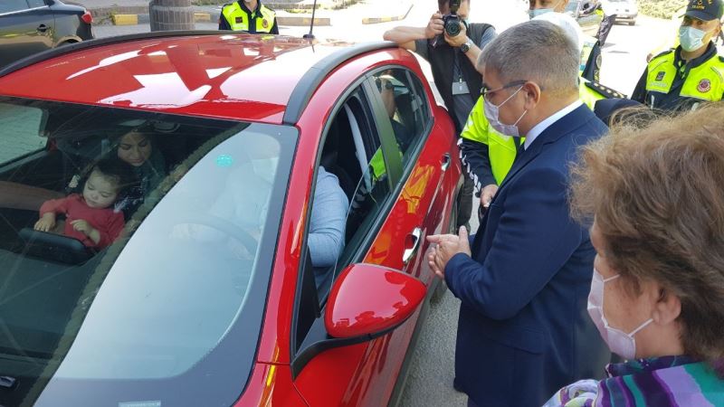 Vali Gürel, Trafik Haftası’nda kural ihlali yapan sürücüleri uyardı
