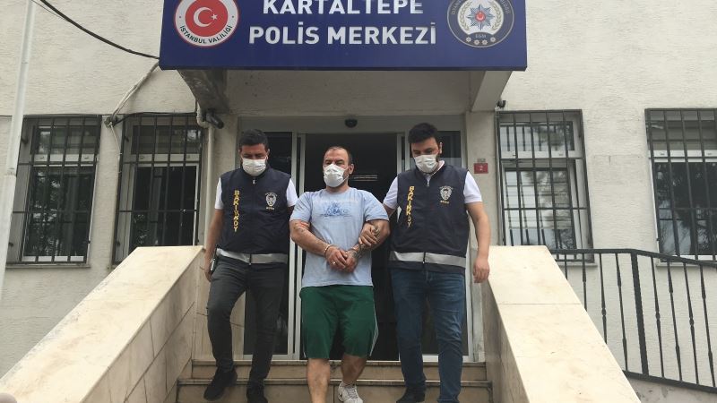 Bakırköy’de halk ekmek büfesini yakan şüpheli kamerada
