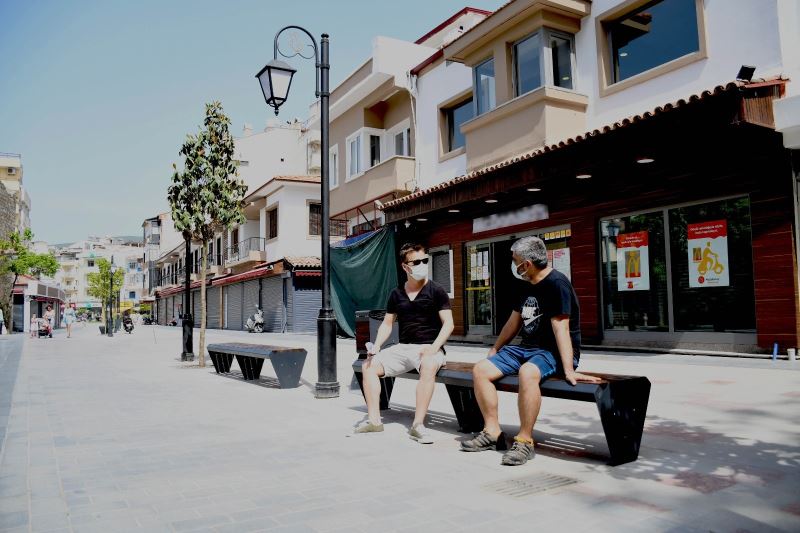 Kuşadası’nın turistik çarşılarına estetik dokunuşlar
