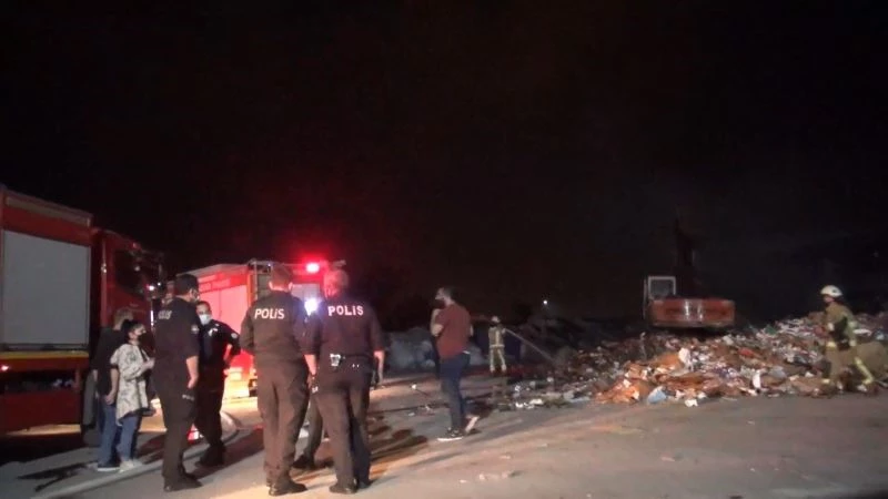 Geri dönüşüm tesisindeki alevler itfaiyeyi harekete geçirdi
