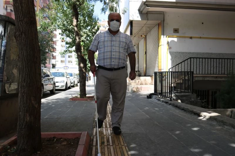 Altı Nokta Körler Derneği, Beykent Üniversitesi Rektörü Ferman’ı istifaya davet etti
