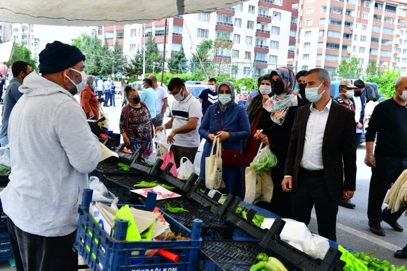 Milletvekili Tüfenkci ve Başkan Çınar’dan semt pazarı ziyareti
