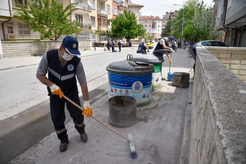 Selçuklu Belediyesi temizlik ekipleri 7/24 mesaide
