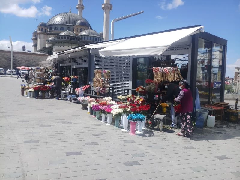 Anneler Günü’nde çiçekçi esnafının satışları pandemi nedeniyle düştü

