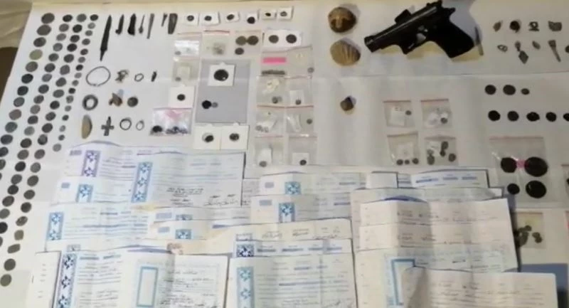 Polisin operasyonunda arama yapılan evlerden cephane çıktı
