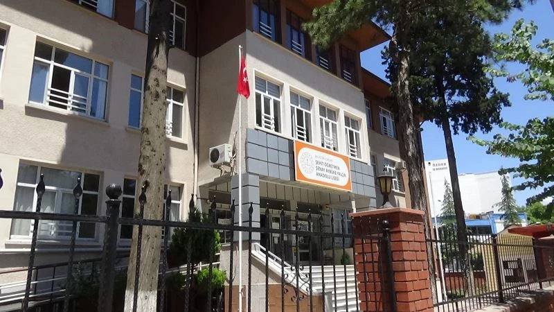 Aybüke öğretmenin kemiklerini sızlatmaya devam ediyorlar
