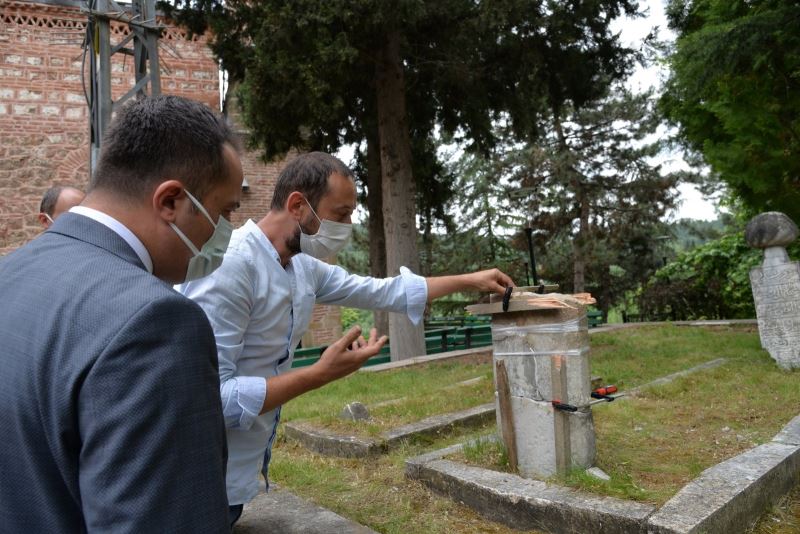 Şeyh Edebali Türbesi bahçesinde bulunan 19 mezarın taşı onarılacak
