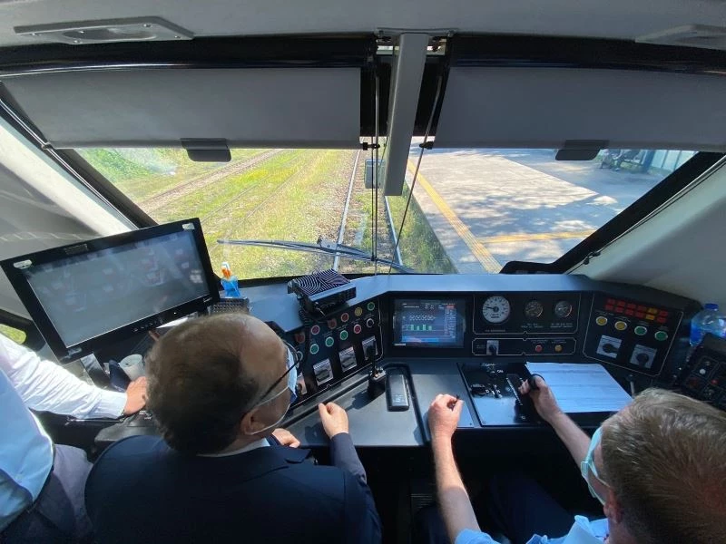 Vali Tutulmaz ve protokol, turizmi tanıtmak için trenle ilçeye gitti
