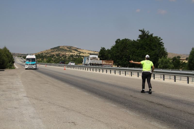 D300 karayolunda otobüs ve minibüsler denetlendi
