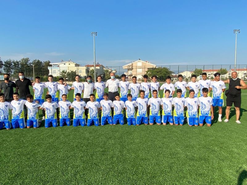Futbolculardan Başkan Atabay’a galibiyet sözü
