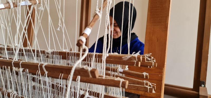 500 yıllık geçmişe sahip Tire Beledi dokuması modaya uyarlanıyor
