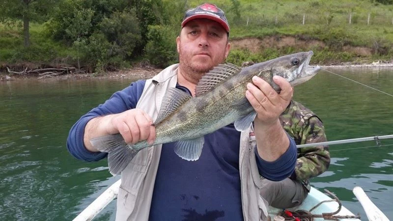 Kavgayı ayırırken hayatını kaybeden balıkçı toprağa verildi
