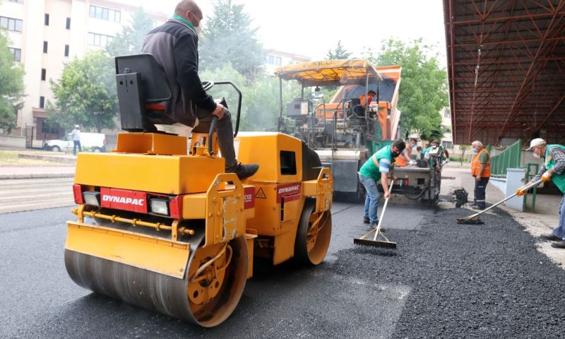 Çankaya Belediyesi’nin asfalt çalışmaları Çayyolu bölgesinde devam ediyor
