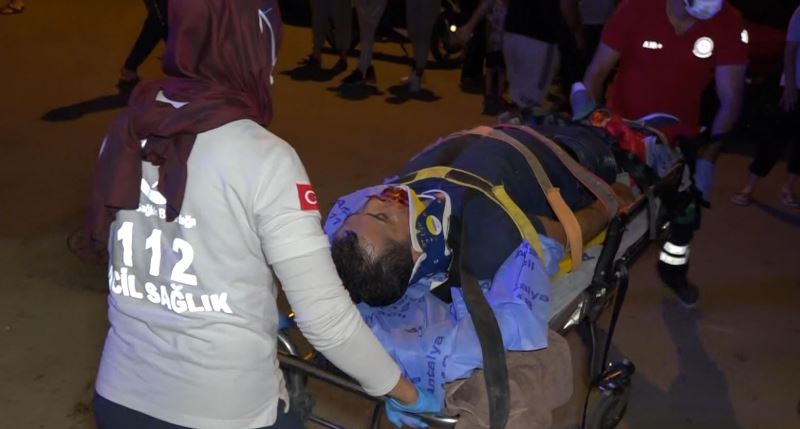 Antalya’da otomobil ile motosiklet çarpıştı: 2 yaralı
