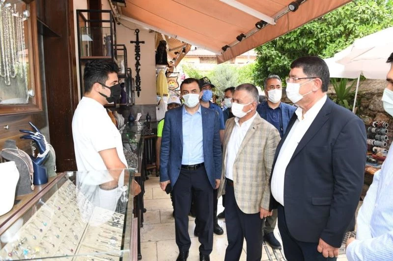 Vali Yazıcı: “Geçen senenin aynı dönemine göre turist sayımız daha iyi”
